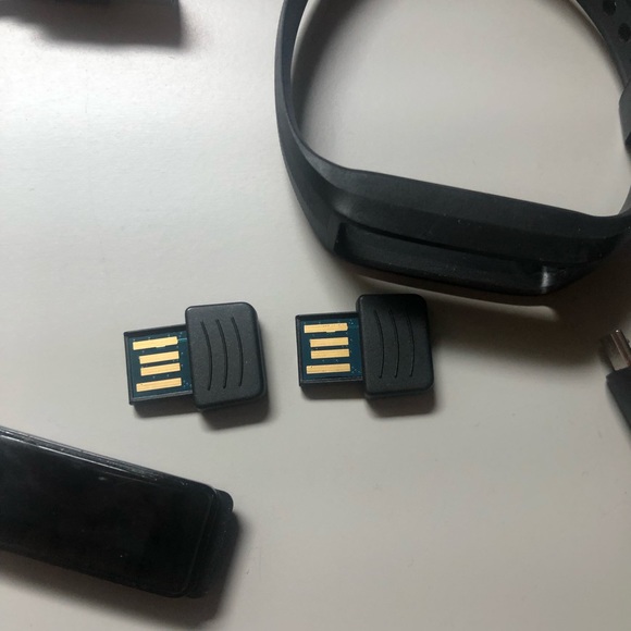 Bundle FitBit Equipment -Bands.Chargers. Chips Etc All pieces - Picture 6 of 8